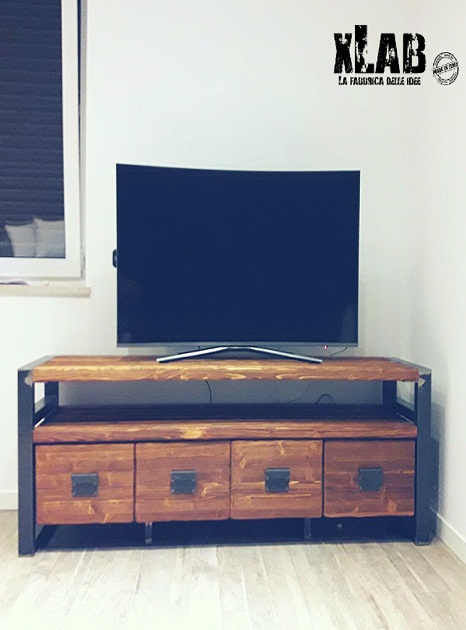 mobile porta tv old style