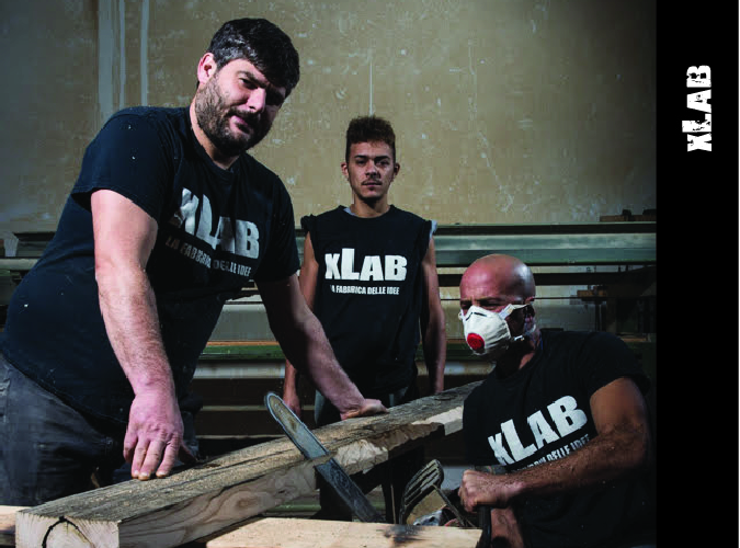Ragazzi dello showroom di Xlab Ragazzi dello showroom di Xlab