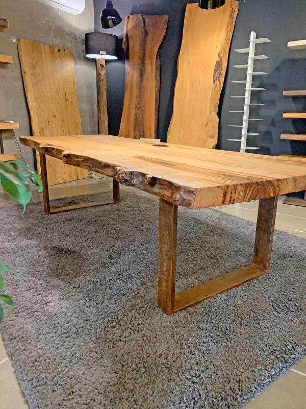 tavolo di lusso in legno taglio tronco