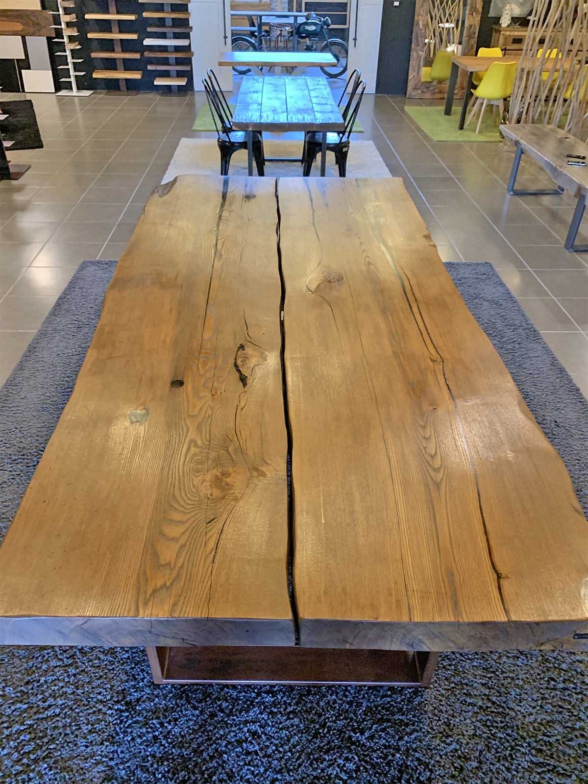 Tavolo in legno massello di castagno antico Virgi XLAB Design