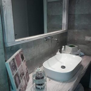 Mensola in legno shabby da bagno per lavabo da appoggio