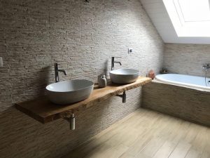 Mensola in legno massello di frassino per bagno