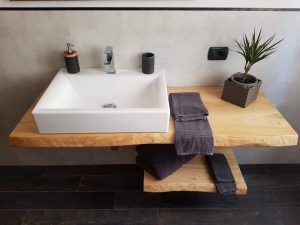 Mensola bagno doppia con ripiano in legno massello di castagno per lavabo da appoggio
