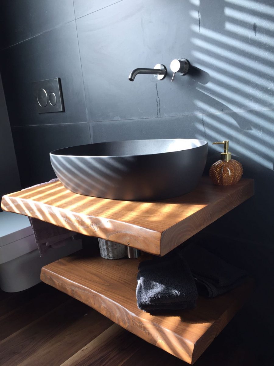 Mensola bagno legno e piani lavabo in legno con trattamento idrorepellente