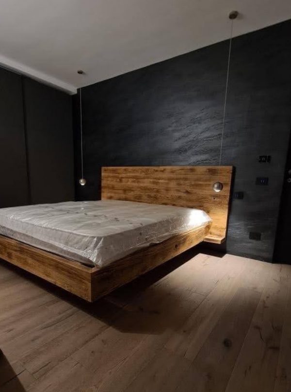 Faux floating pallet bed