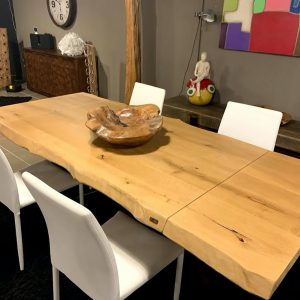Tavolo allungabile in legno massello rovere rustico con gamba a stella in ferro 160×90 fino a 240 cm