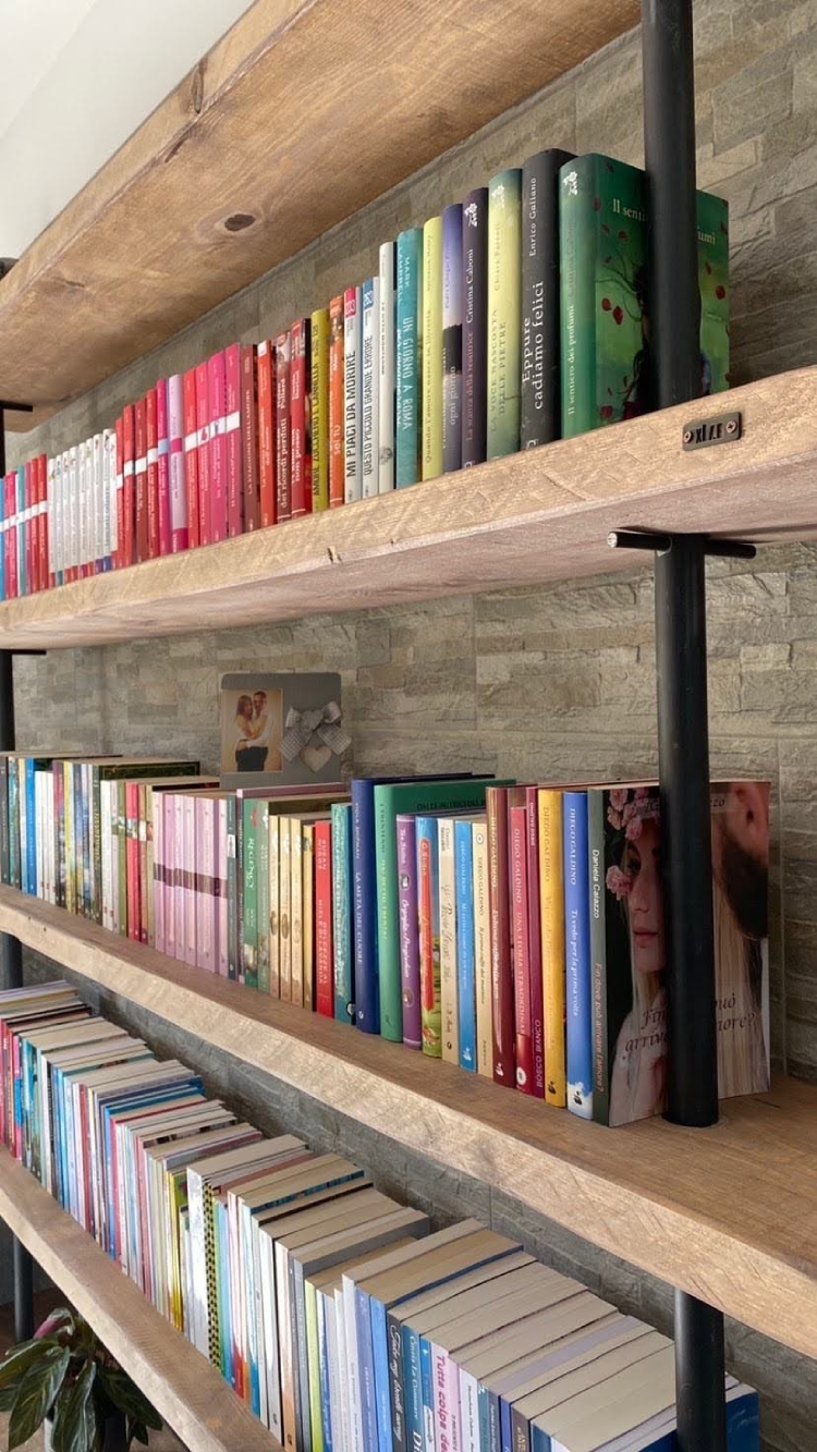 Libreria da parete stile industriale legno di recupero e ferro