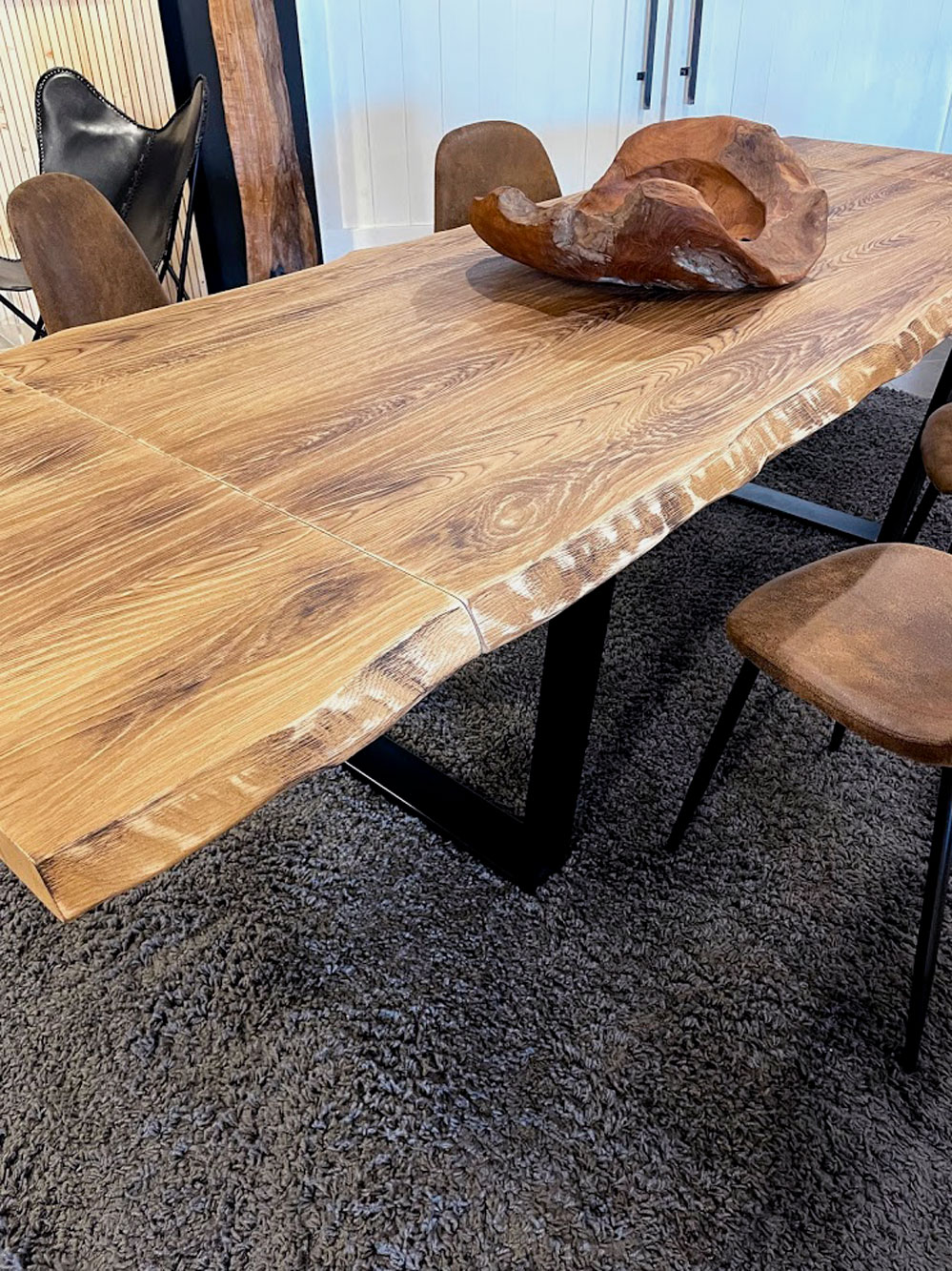 Tavolo sala da pranzo in legno massello segato dal tronco - Dafne - XLAB  Design