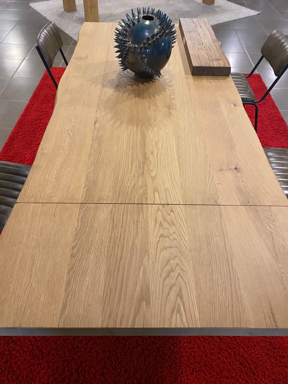 Tavolo rovere massello moderno con gambe nere in metallo 100x200