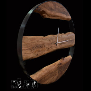 Maxi orologio da parete legno e ferro in stile industriale fatto a mano da Xlab design