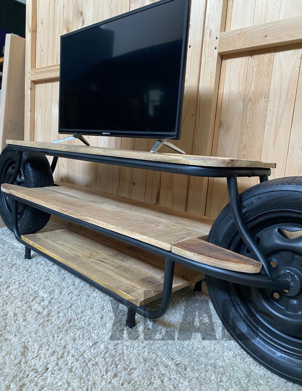 Mobile porta TV stile industriale Motorbike legno e ferro con ruote in  gomma 200x54x40 cm - XLAB Design