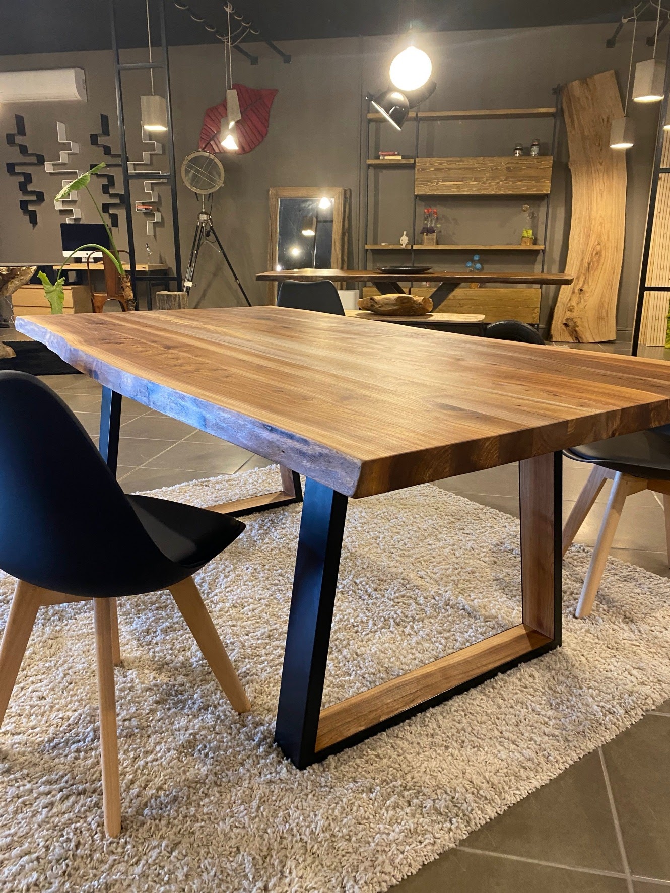 Tavolo da pranzo in legno massello di olmo gambe in ferro e legno 200x90 -  XLAB Design