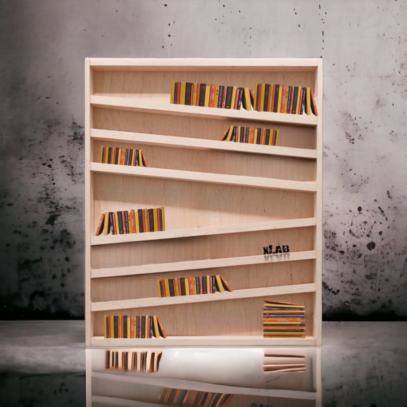 Mobile libreria con mensole oblique 175° in legno massello - XLAB Design