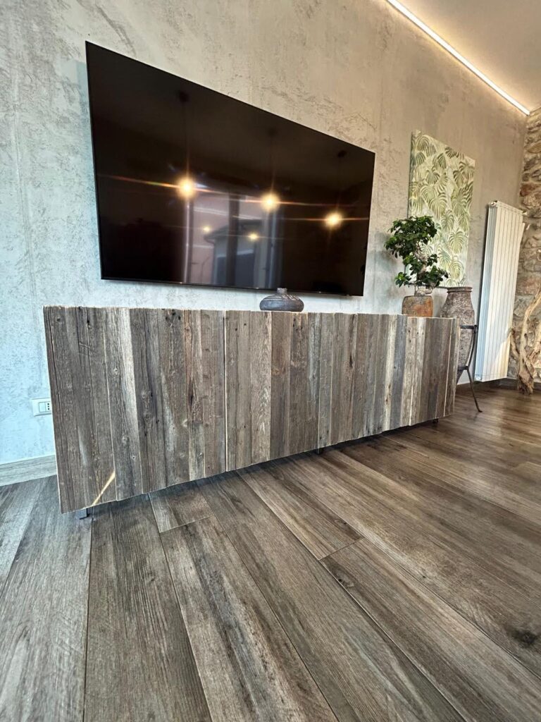 Mobile credenza in legno