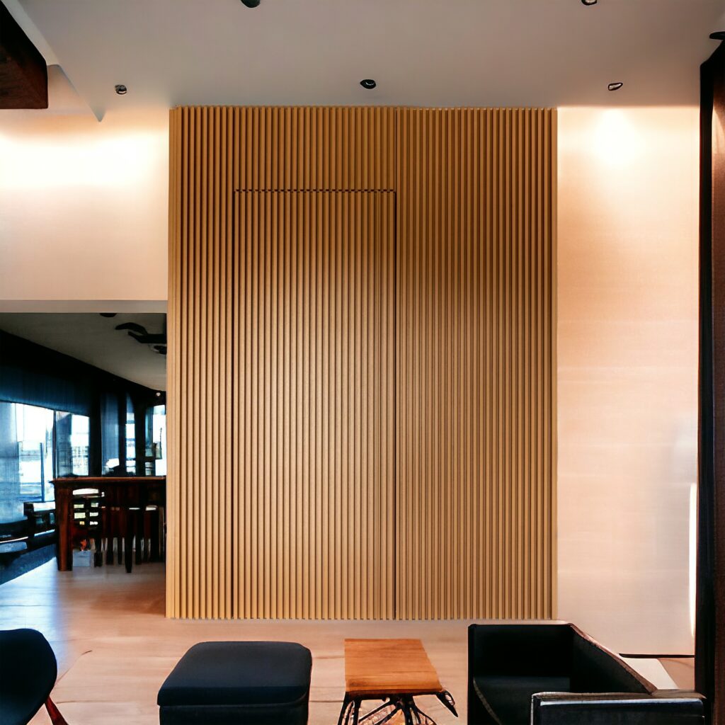 Rivestimento listelli legno verticali