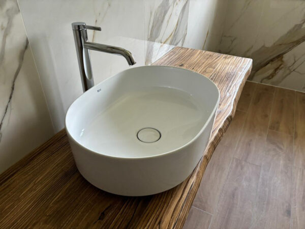 Mensola in legno antico per lavabo d’appoggio in bagno