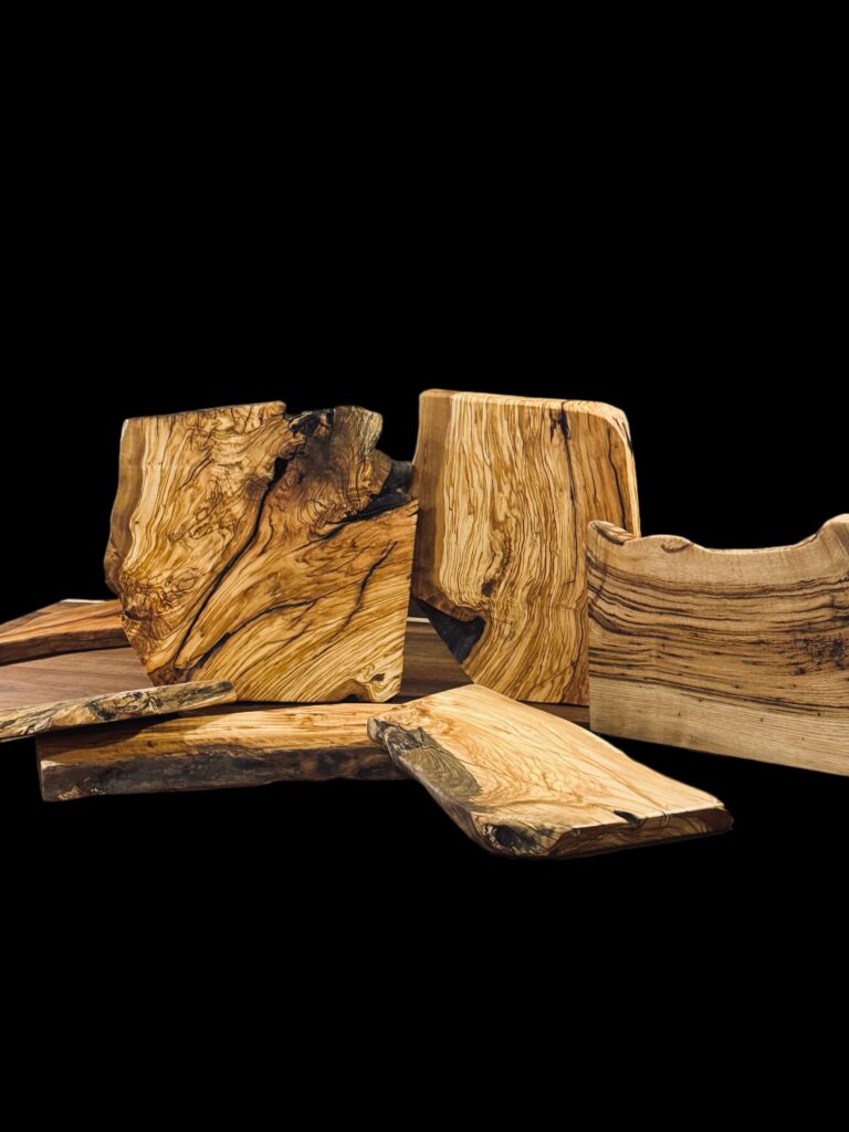 Tagliere in legno di olivo artigianale fatto a mano