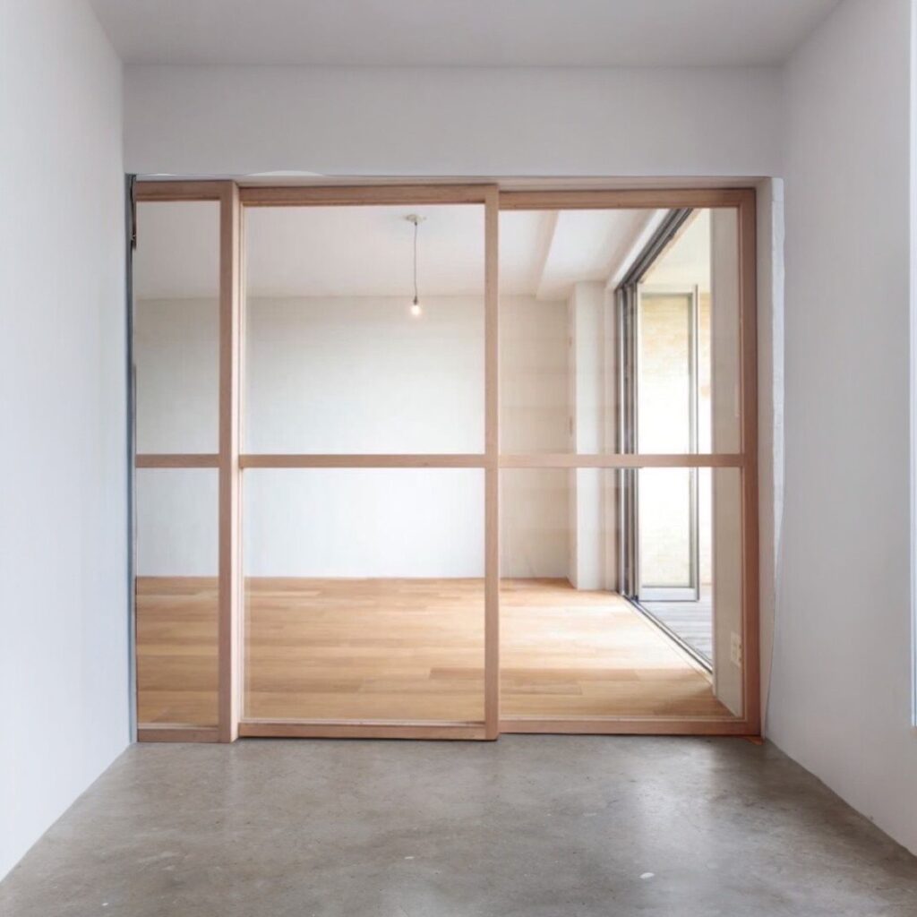 porte scorrevoli in legno e vetro 