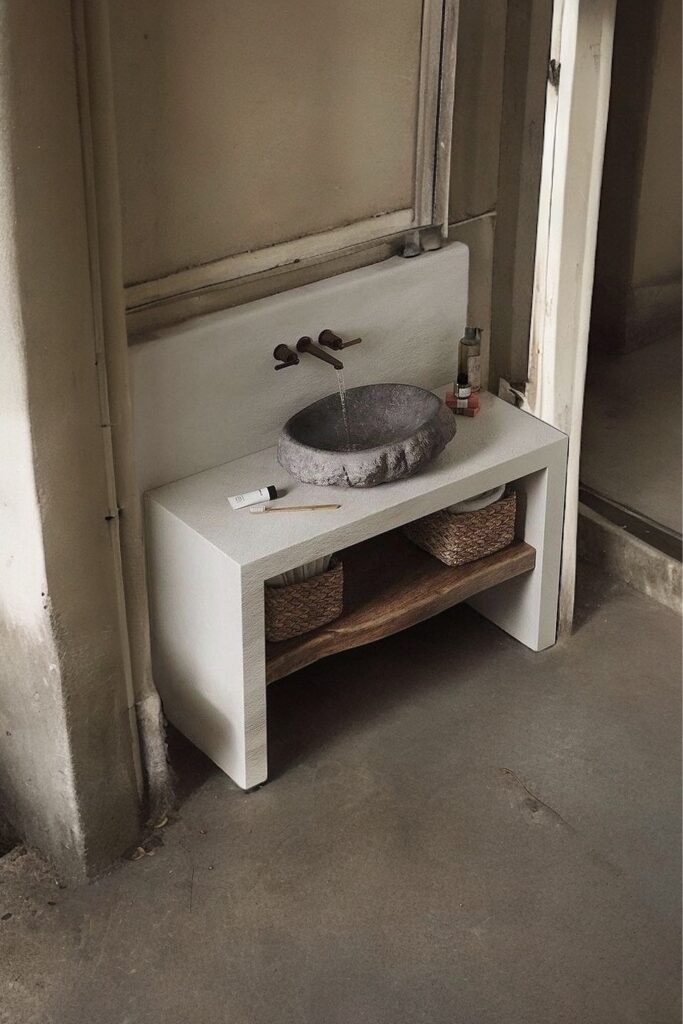 Mobile bagno effetto cemento e resina