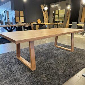 Tavolo Artigianale in Legno Massello di Ciliegio Americano – Design Xlab