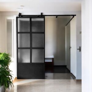 Porta Scorrevole in Ferro con Binario a Vista: Un Tocco di Stile Industriale per la Tua Casa