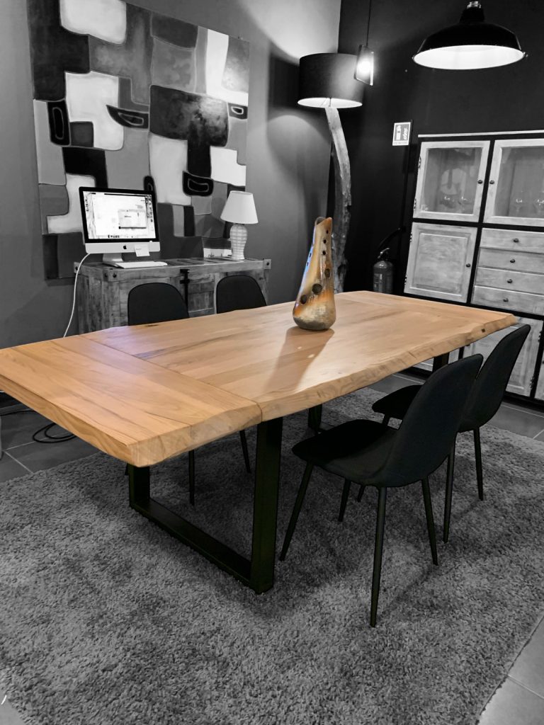 Tavolo da pranzo, stile industriale, gambe in ferro, piano in legno
