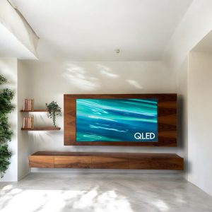 Parete attrezzata porta TV sospesa L390 x H240 cm in noce nazionale e LED– Design artigianale
