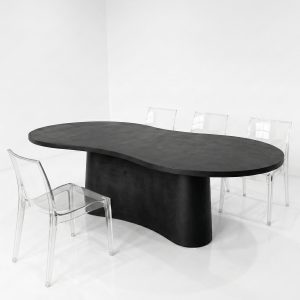 Tavolo Scultoreo in Microcemento “Fluida” | Design Organico Artigianale a Tiratura Limitata