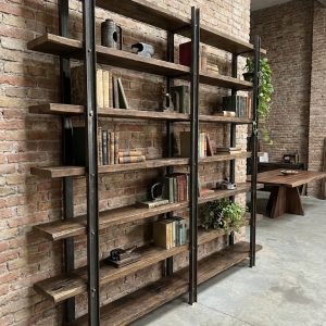 Libreria Industriale “Hangar 240” in Legno Massello e Ferro Grezzo – Design XLab