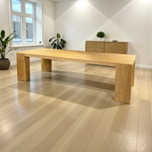 Tavolo imperiale legno massello rustico 14 posti finitura Rovere 300×100 h 78 cm – 14 posti comodi